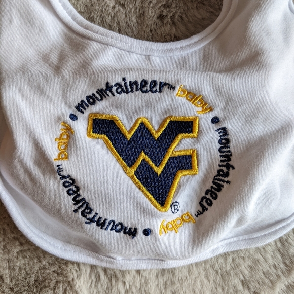 FREE with purchase West Virginia University Baby Mountaineer Bib white blue gold - Picture 2 of 4